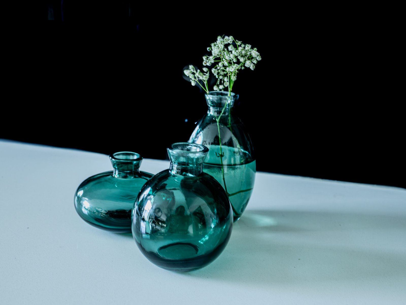 Green vases_with flower_V2