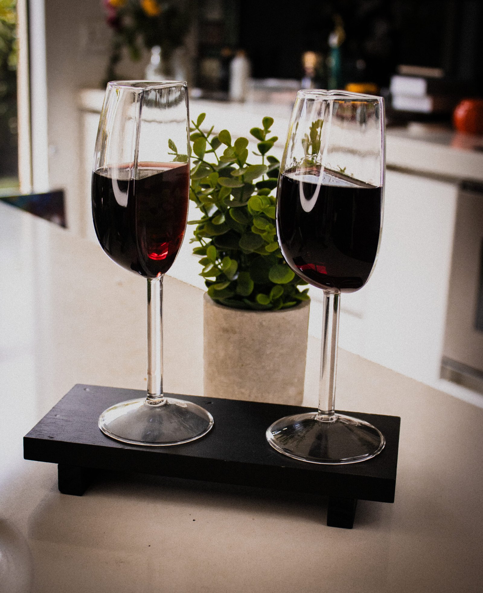 Half wine glass_Filled_Nolandu pose