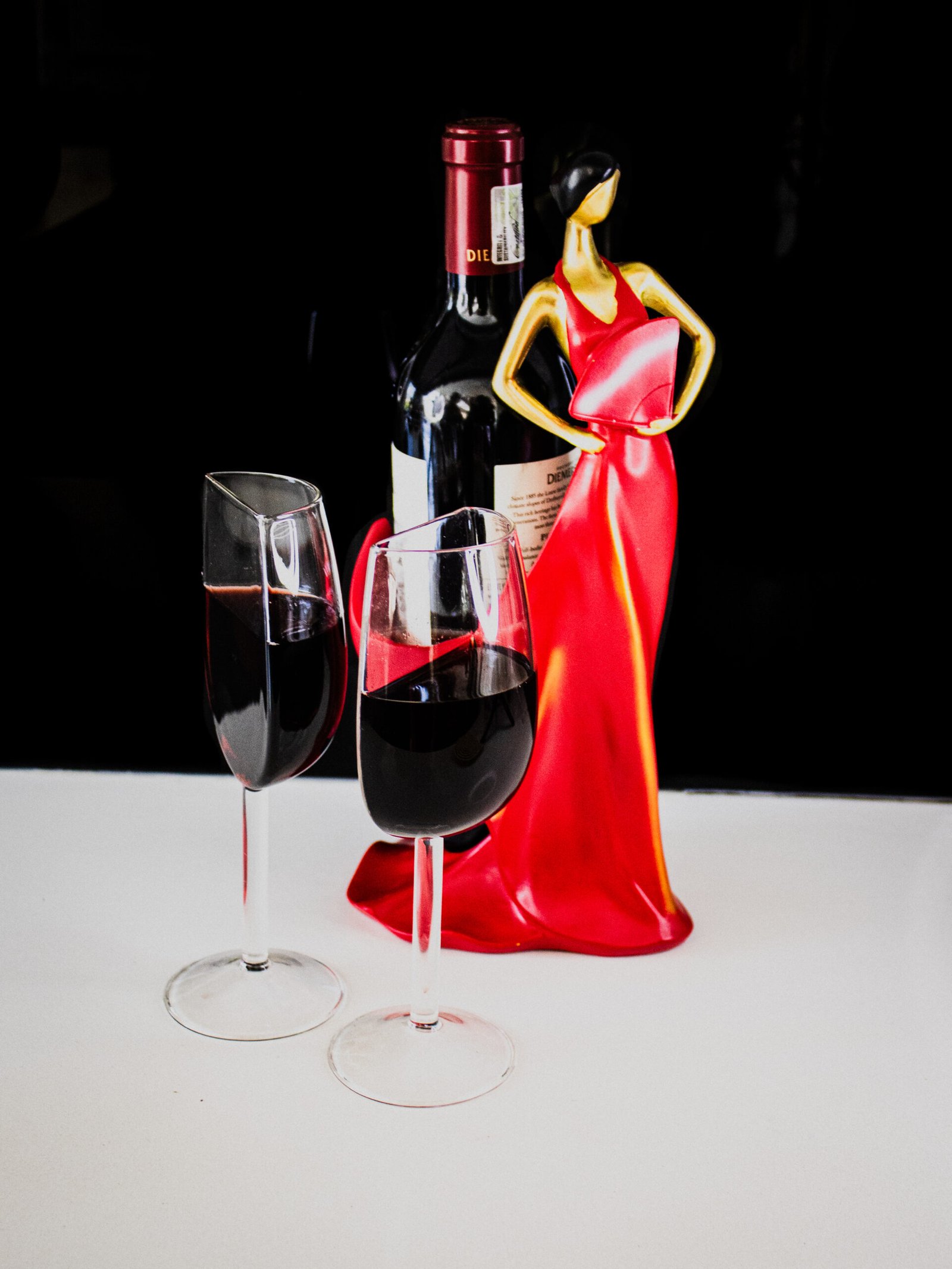 Half wine glass_Filled_red woman with wine_V4