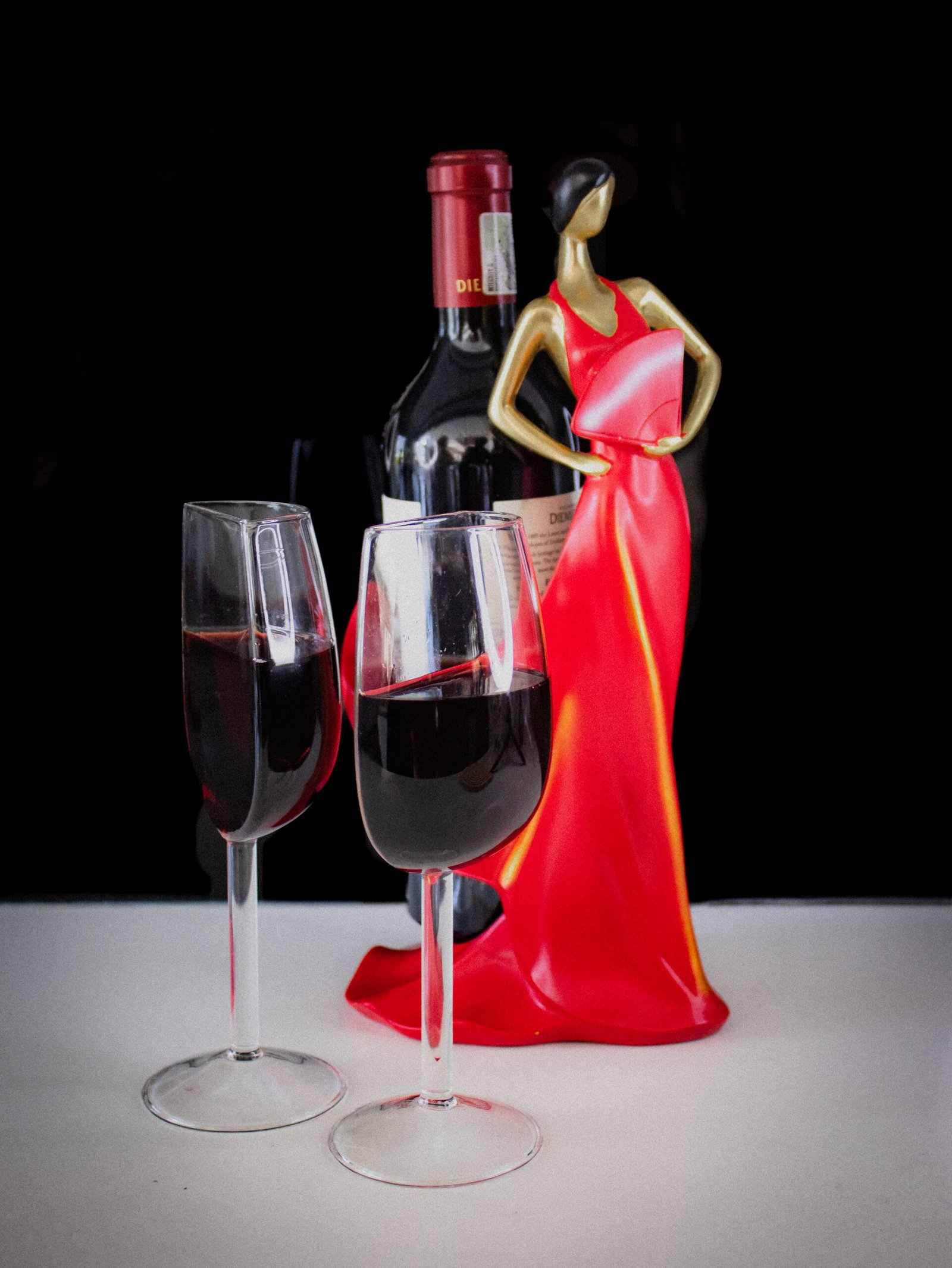Half wine glasses_Filled_Red woman with wine_V3