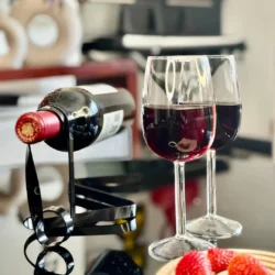 accenoba-wine-bottle-holder-with-glass-set-focus